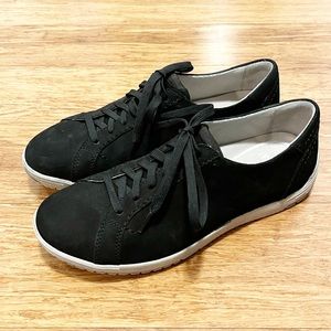 Dansko Leela Black Waterproof Nubuck suede leather sneaker shoes. Size 10 (40)